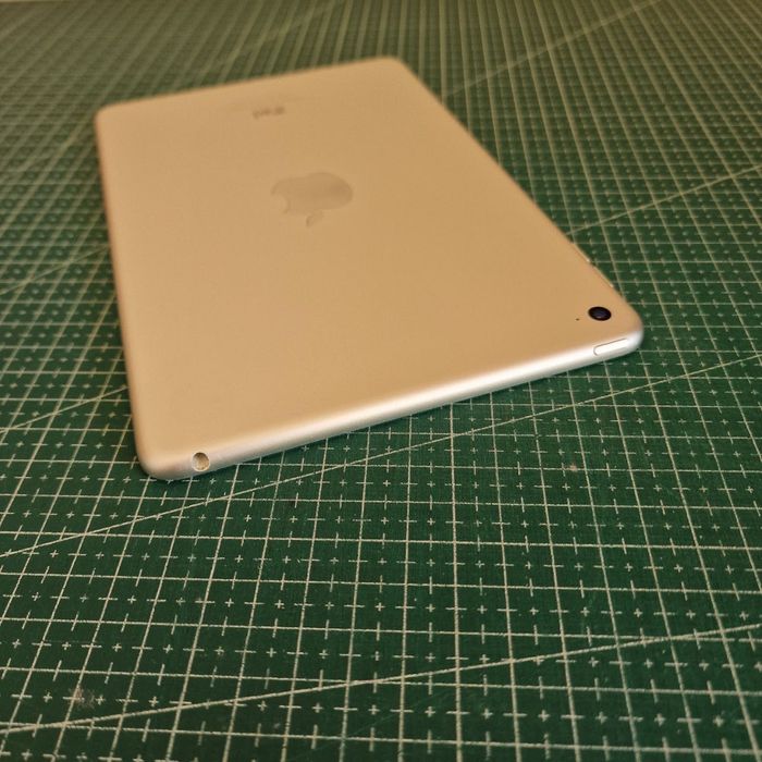 Apple iPad mini 4 – 128 GB – модел A1538