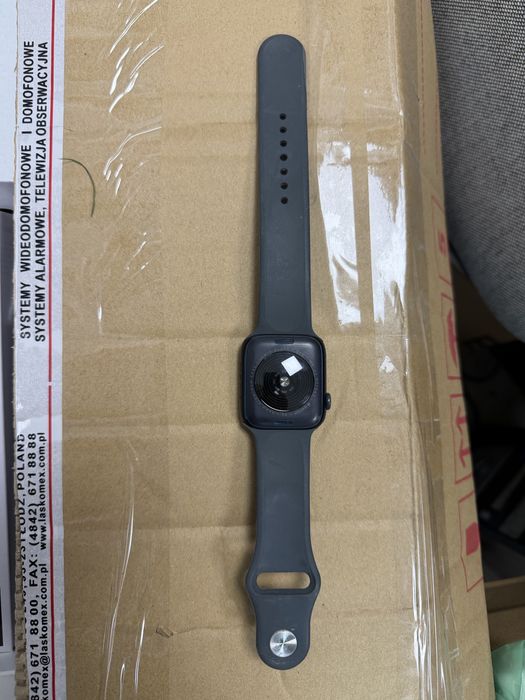 Продавам apple watch SE 44mm
