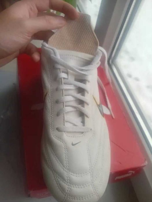 Бутсы новые неношенные