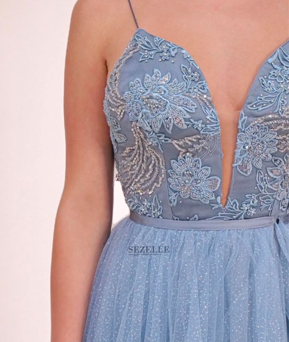 Официална рокля.