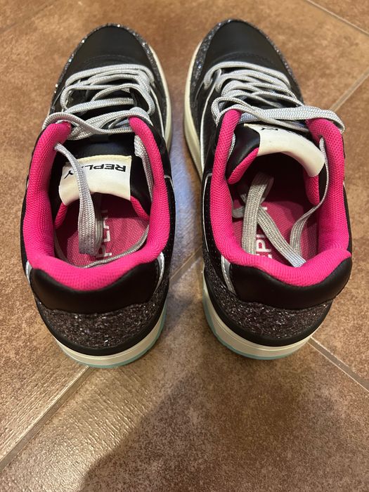 REPLAY-дамски спортни обивки