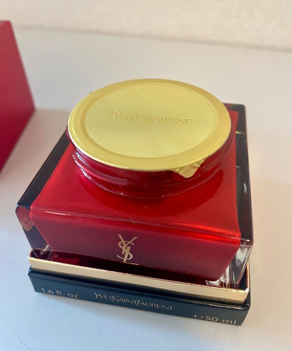 Крем Yves Saint Laurent Or  Rouge Crème Essentielle