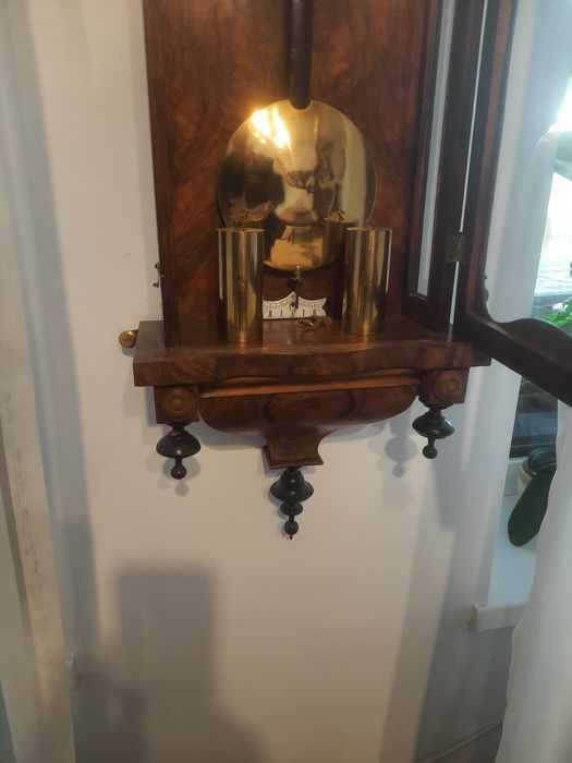 Ceas de perete Vienna , 1870, furnir rădăcină  nuc