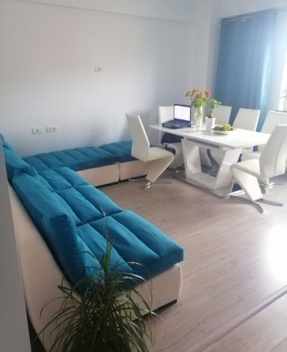 Colțar modular modern, stare excelentă, extrem de confortabil