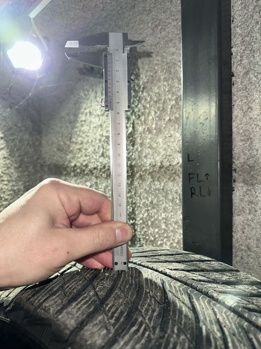 225/45R18  зимни /летни