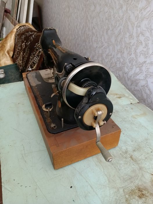 Швейная машинка 1982 года