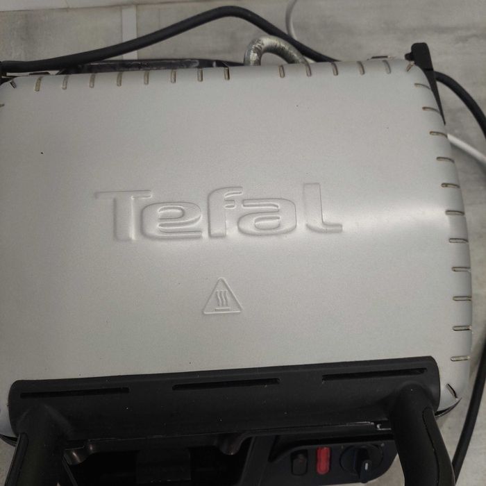 Електрическа скара Tefal Ultracompact G03- М, 2000W, Термостат, 100-240°C