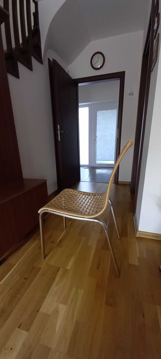 Cuier pentru hol plus trei scaune