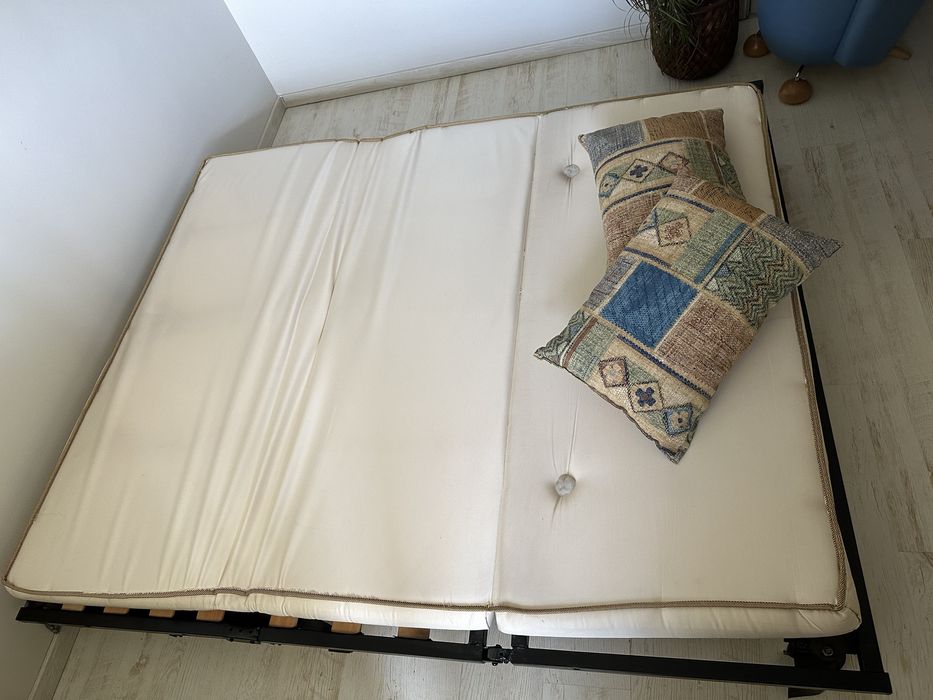 Диван с механизъм за разтягане - многоцветен- клик-клак система