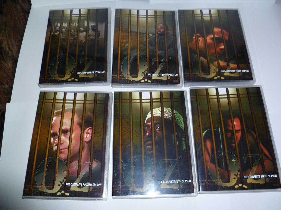 OZ Inchisoarea federala 6 SEZOANE DVD   COMPLET