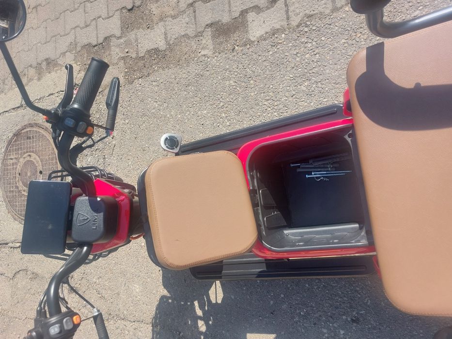 Vând triciclu electric