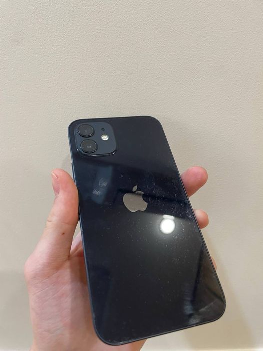 Iphone 12 коробка есть