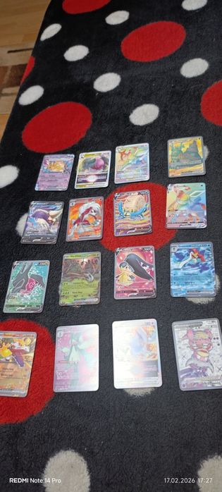 Set de 16 cărți pokemon