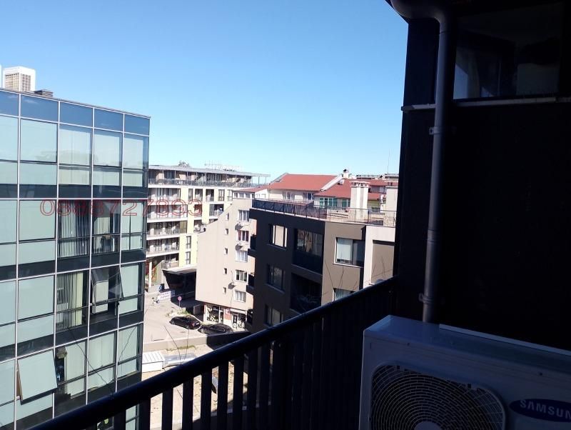 Продава се Тристаен апартамент в Варна, Левски - 82 кв.м за 2671 €/кв.м - Снимка #2