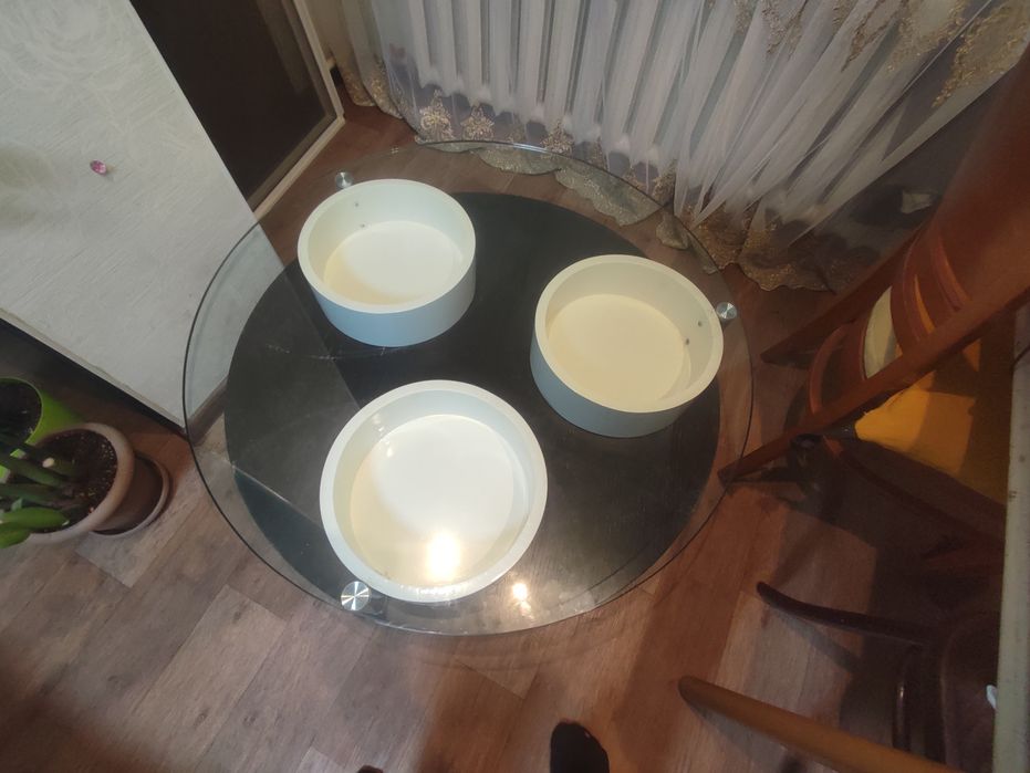 Журнальный столик продам