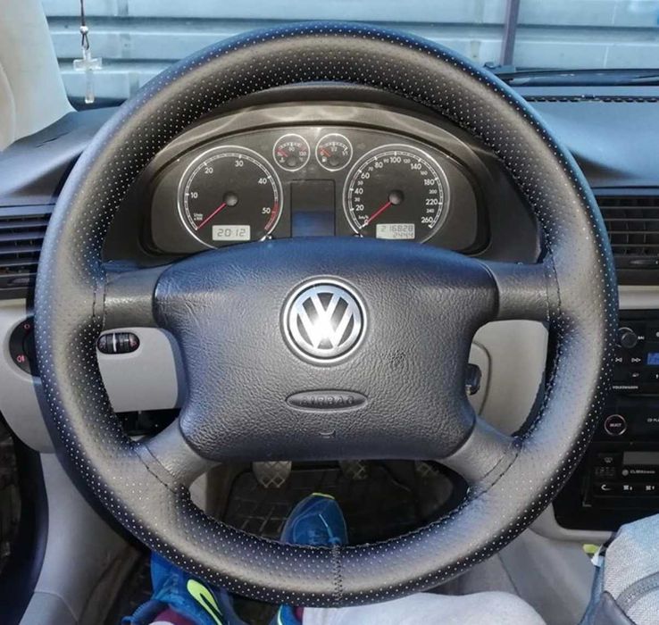 Husa volan piele naturala neagra si cusatura rosie d=37/38cm