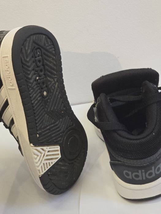 Адидас кецове 28 номер