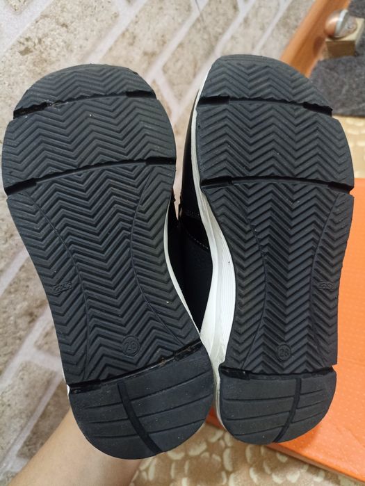 Утеплённые кроссовки