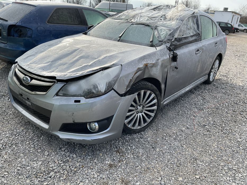 Subaru Legacy 2012 V 2.5i На части