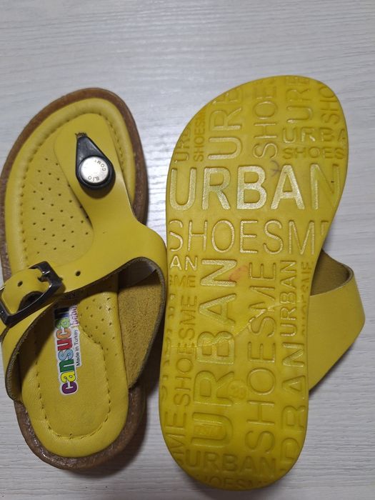 Сандали, сланцы, туфли