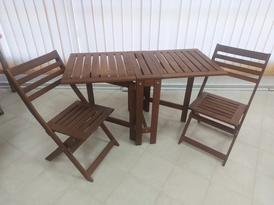 Masa de gradina din lemn extensibila cu 2 scaune pliabile