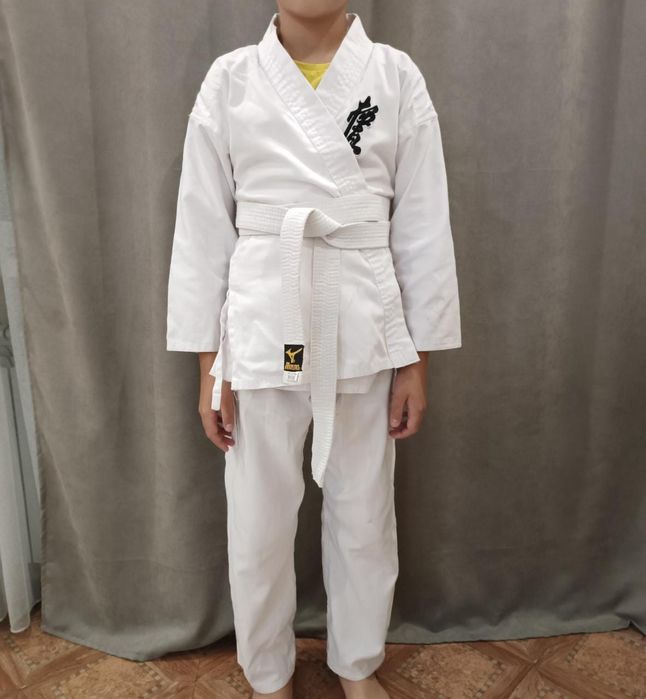 Продам кимоно в хорошем состоянии