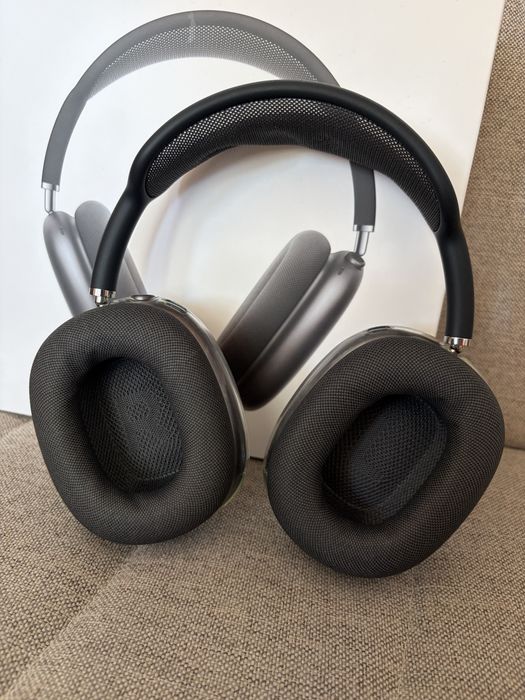AirPods Max Gen 1 (Lightning port)