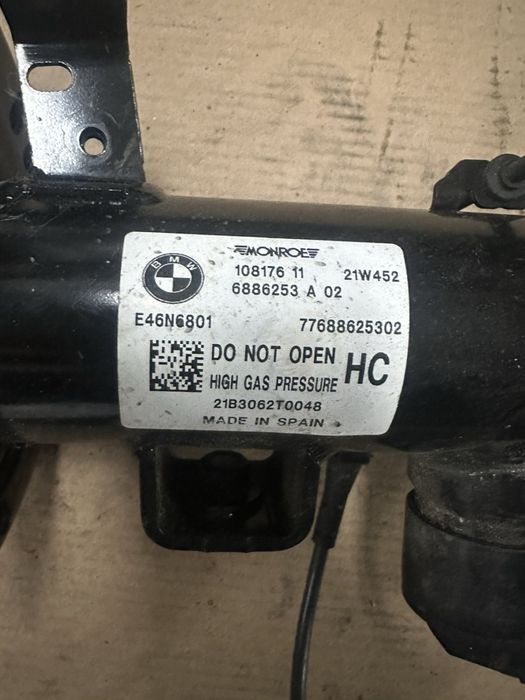 Bmw G26 преден ляв амортисьор Adaptive 6886253