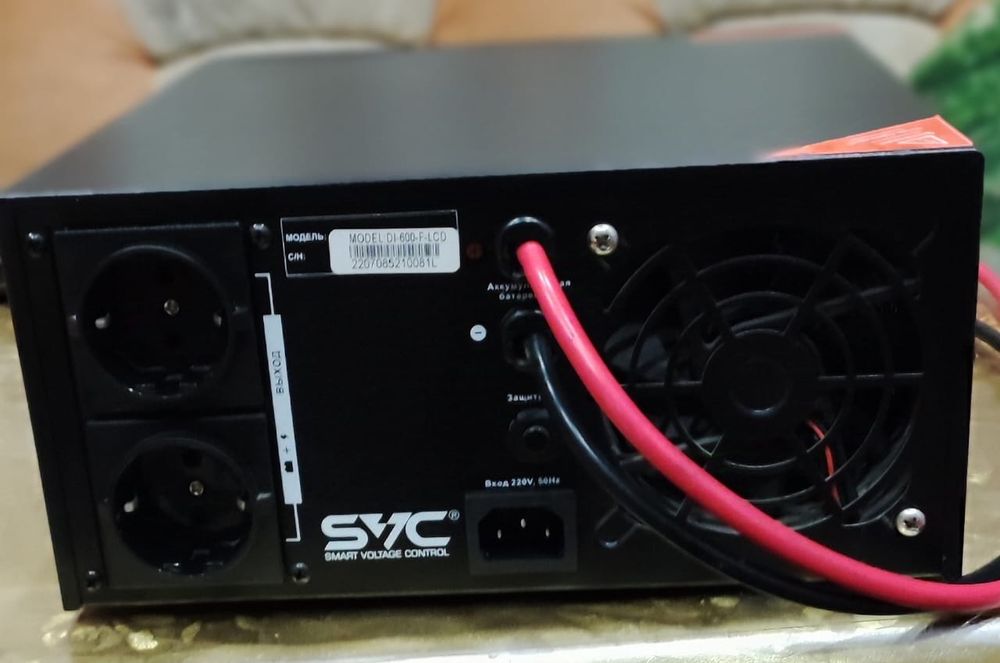 Продам Инвертор SVC DI-600-F-LCD
