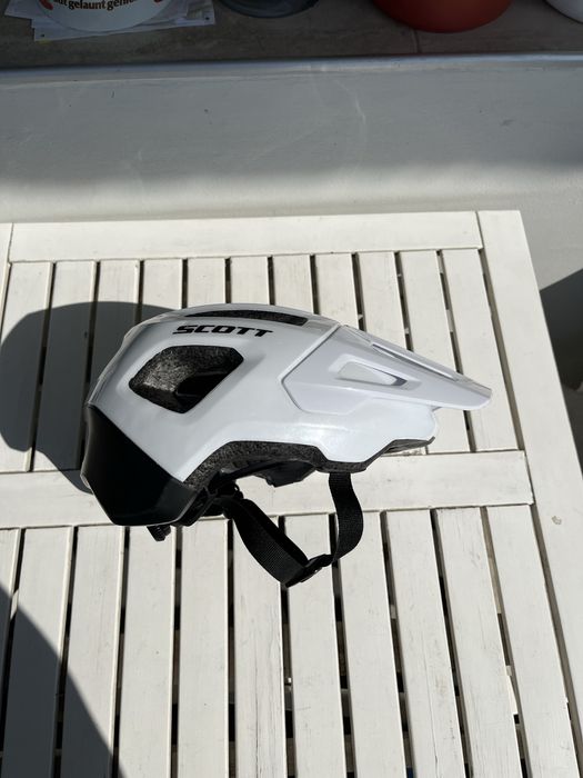 Каската за велосипед Scott ARGO PLUS