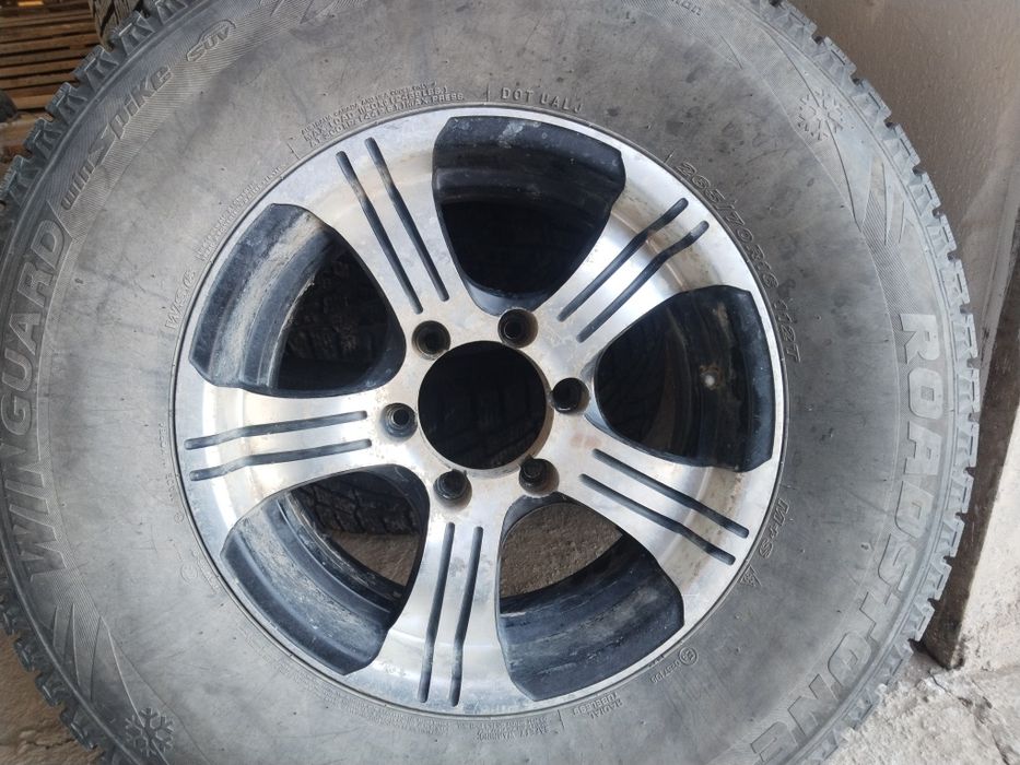 Шыный с диском в отличном состоянии