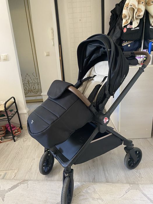Продам детскую коляску Tomix Mirage 2 в 1