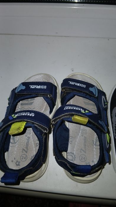 Сандали,макасы .