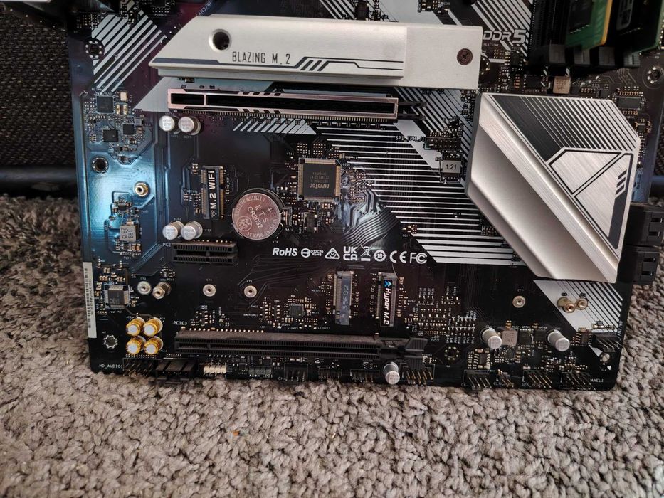 ASRock B650 Pro RS +RYZEN 5 7600X 6-Core (5.3 GHz Turbo) AM5 + 2x8GB  16GB РАМ DDR5