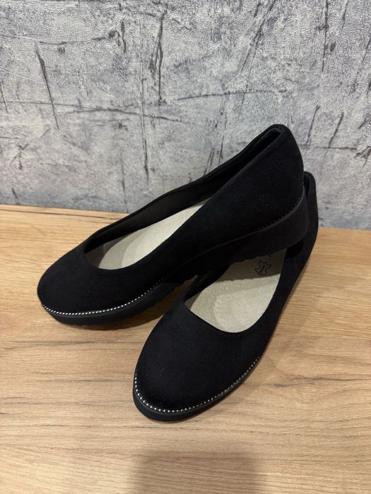 Продам женские туфли