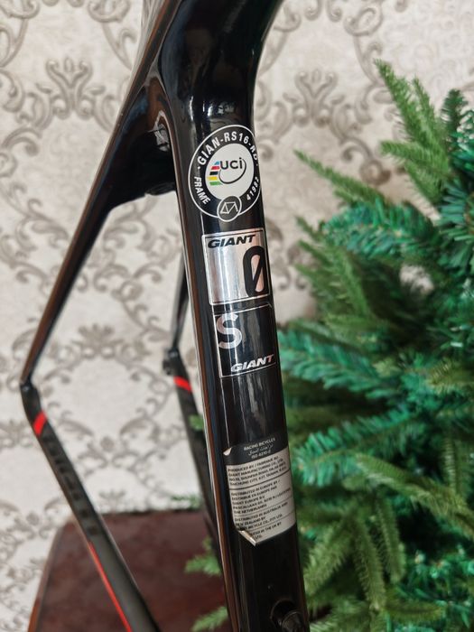 Карбоновая рама giant