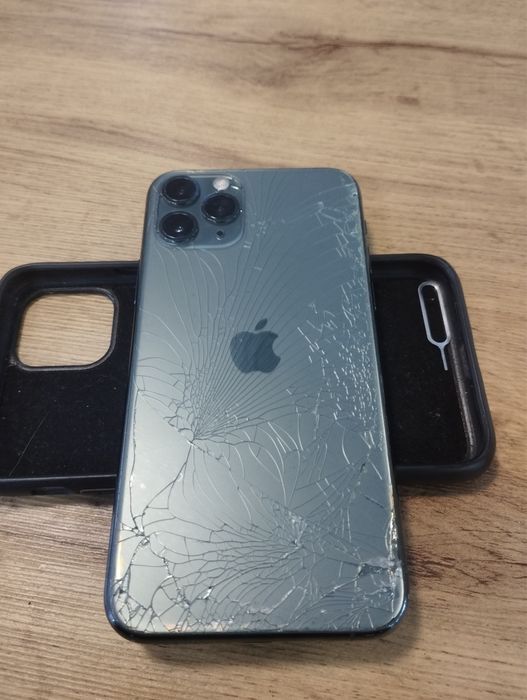 Айфон 11 про продам