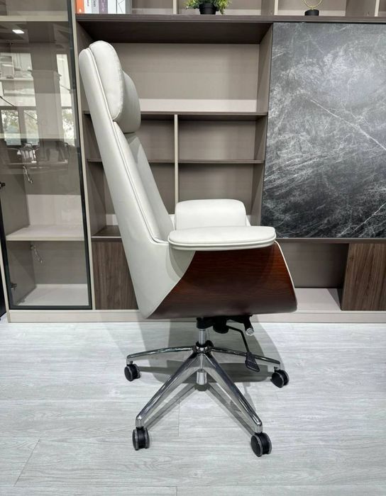 Офисное кресло для руководителя модель Наполеон