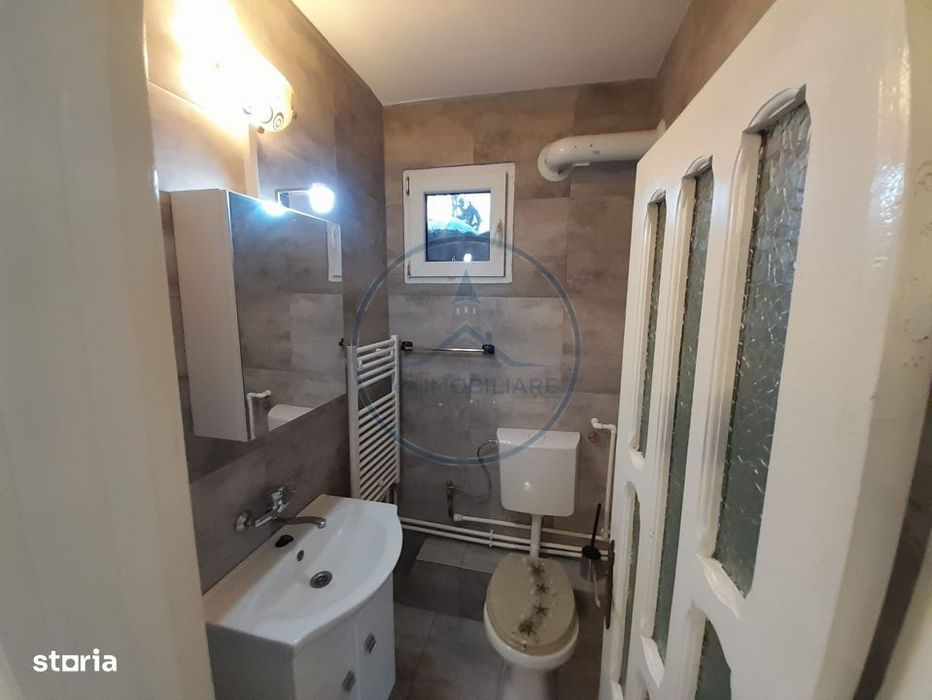 Apartament la casa , 2 camere, decomandat , strada Ghinzii