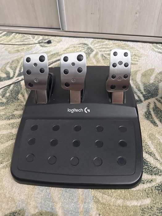 Volan Logitech G29