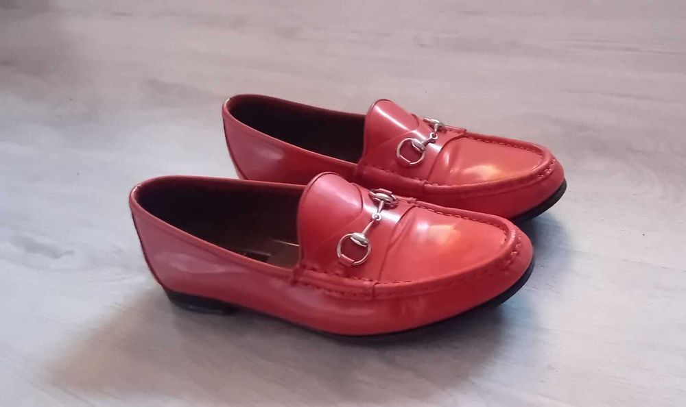 Pantofi de piele Gucci, marime 39