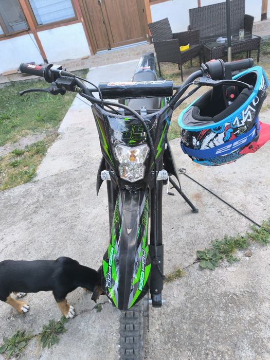 Продавам KXD PRO 125cc – Като нов (на 1 месец) + Каска