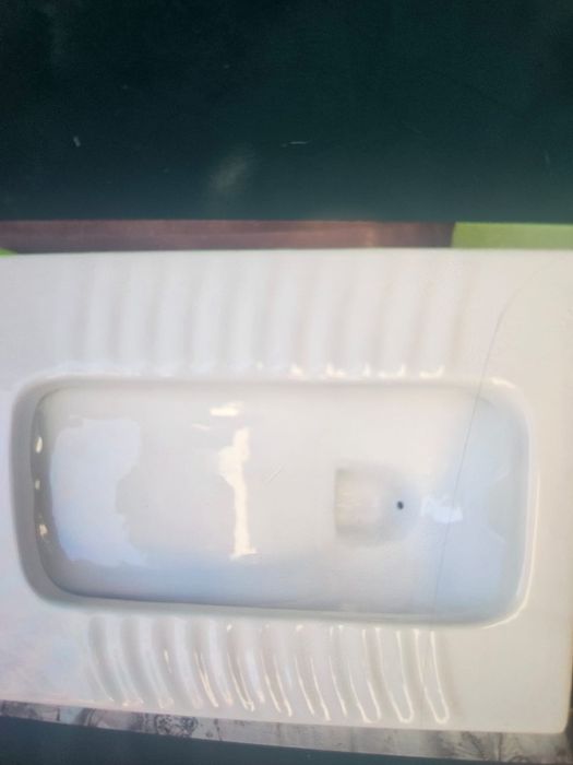 Продам унитаз для дома помещения