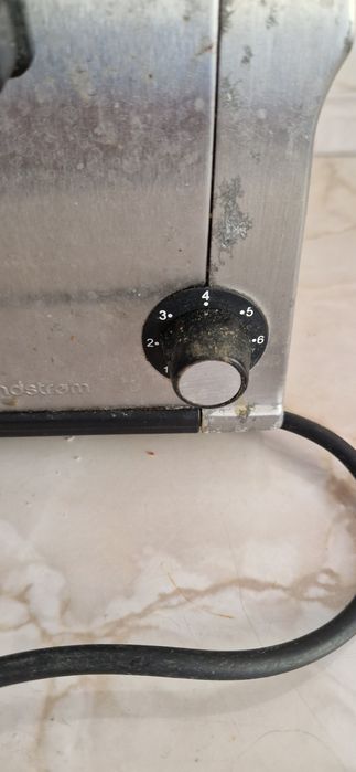 Тостер за филийки РАБОТЕЩ + Подарък