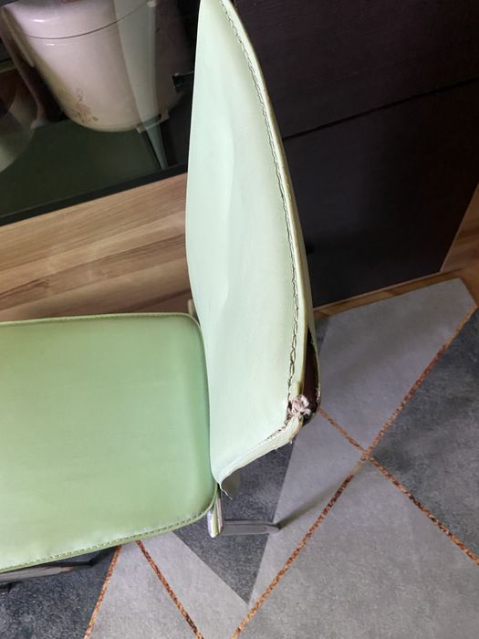 Продам 2 стула для кухни