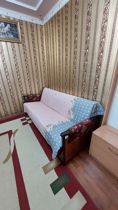 Prixojka uchun Shkaf va divan