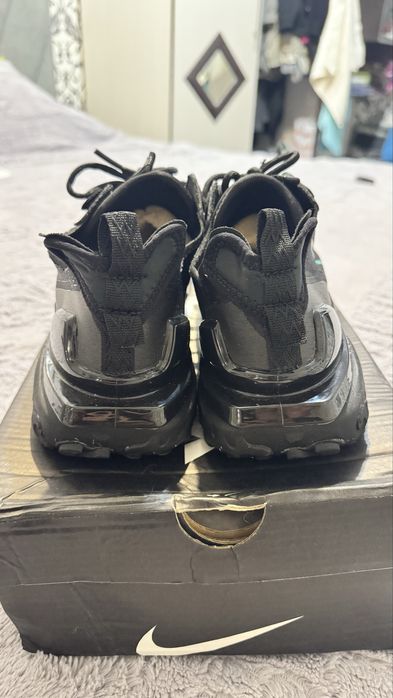 Продам Кроссовки  Nike