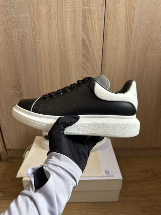 Adidasii de barbati Alexander Mcqueen negrii
