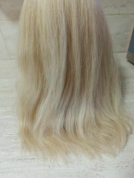 Vând manechin cu păr natural, blond!