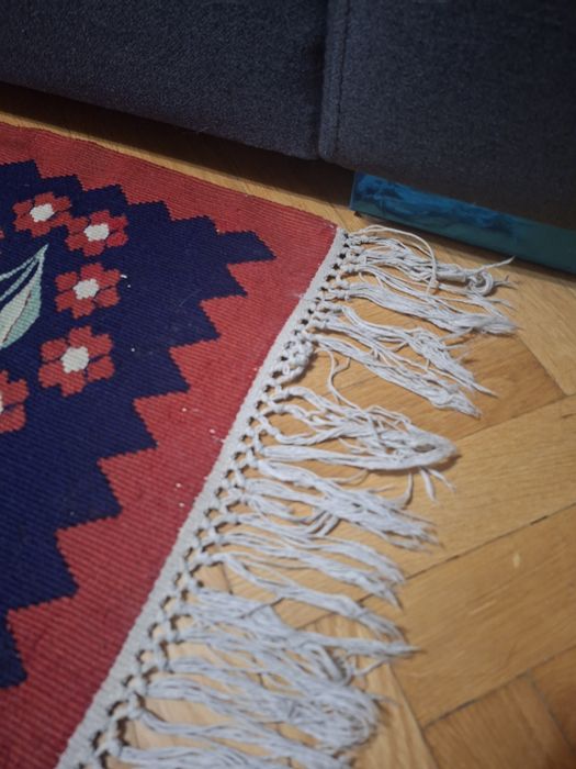 Traditional Handwovem Romanian rug